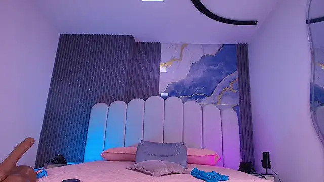 abbyrouss  online show from May 15, 3:13 am