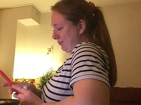 MazySunny online show from October 31, 9:05 pm