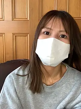 Snapshot of -Hikari-00- chatting on April 1, 1:17 am -Hikari-00- online show from April 1, 1:17 am