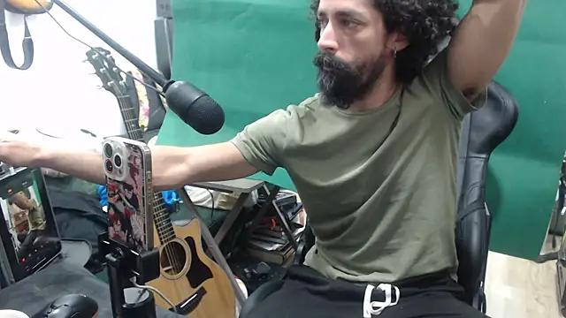 Snapshot of Stringin69 chatting on May 27, 6:38 pm Stringin69 online show from May 27, 6:38 pm
