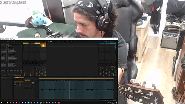 Snapshot of Stringin69 chatting on July 6, 7:27 pm Stringin69 online show from July 6, 7:27 pm