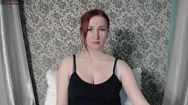 Snapshot of LesanaMagic chatting on February 7, 8:31 pm LesanaMagic online show from February 7, 8:31 pm