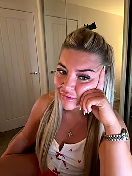 EmilyKingg online show from September 11, 10:54 pm