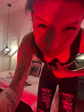 Caroline daring online show from May 9, 9:14 am