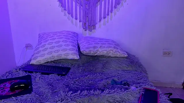 chloe tgn online show from October 12, 6:29 pm