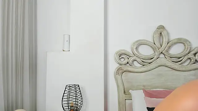 Snapshot of michell_blakke chatting on April 2, 11:41 am michell blakke online show from April 2, 11:41 am