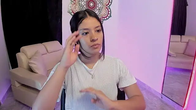 Snapshot of Candy_fox_19 chatting on March 11, 4:13 pm Candy fox 19 online show from March 11, 4:13 pm