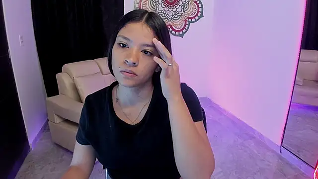 Snapshot of Candy_fox_19 chatting on March 21, 1:16 pm Candy fox 19 online show from March 21, 1:16 pm