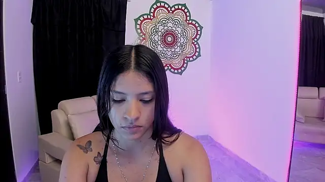 Snapshot of Candy_fox_19 chatting on March 25, 1:28 pm Candy fox 19 online show from March 25, 1:28 pm