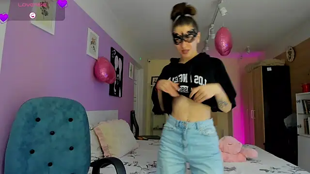 Snapshot of dark_summer chatting on February 24, 5:22 pm dark summer online show from February 24, 5:22 pm