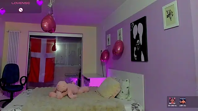 Snapshot of dark_summer chatting on February 28, 4:19 pm dark summer online show from February 28, 4:19 pm