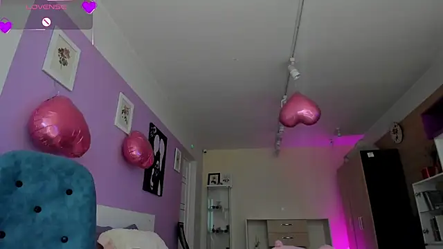 Snapshot of dark_summer chatting on March 2, 6:14 am dark summer online show from March 2, 6:14 am