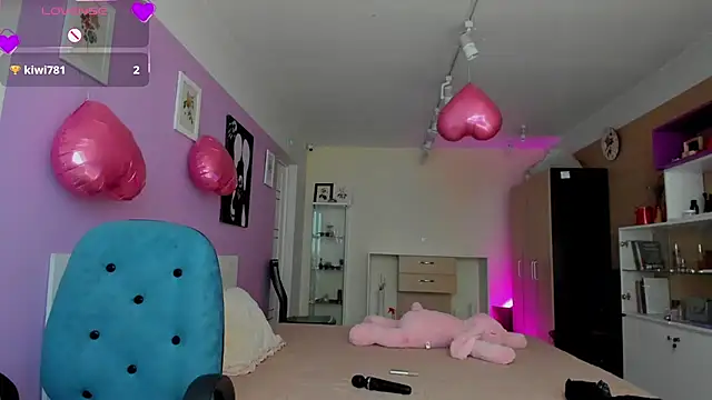 Snapshot of dark_summer chatting on March 2, 7:15 am dark summer online show from March 2, 7:15 am