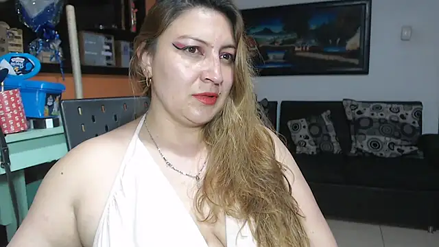 lexiehunt online show from September 18, 7:27 pm
