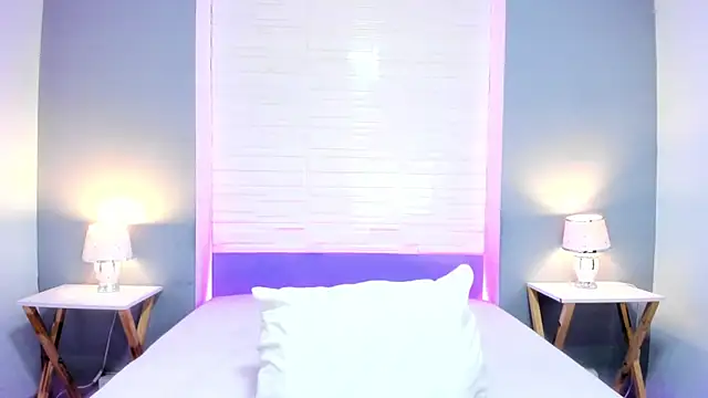 Snapshot of EverlyMooree chatting on October 15, 4:12 am EverlyMooree online show from October 15, 4:12 am