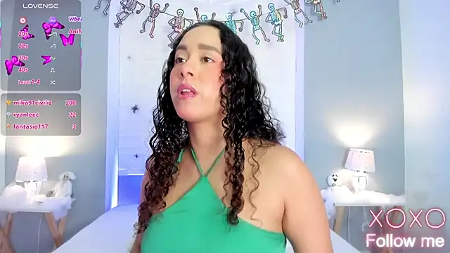 Snapshot of EverlyMooree chatting on October 28, 4:16 am EverlyMooree online show from October 28, 4:16 am