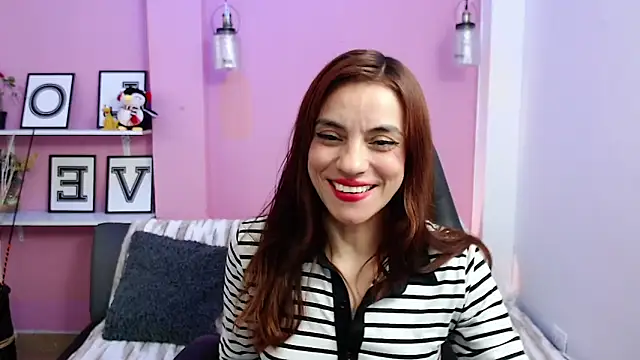 KendallWood  online show from November 25, 8:31 pm