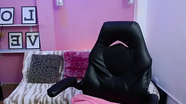 KendallWood  online show from November 26, 8:21 pm