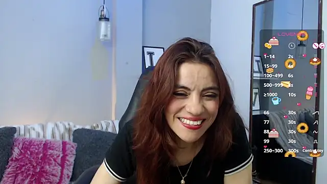 Snapshot of KendallWood_ chatting on March 28, 2:22 am KendallWood online show from March 28, 2:22 am