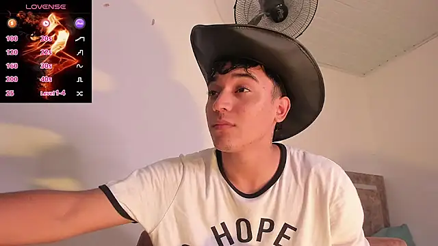 Austin Cardieff  online show from October 8, 7:33 pm