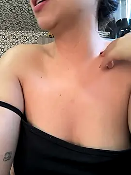 Snapshot of Daniela-rosee chatting on September 28, 9:20 pm Daniela-rosee online show from September 28, 9:20 pm