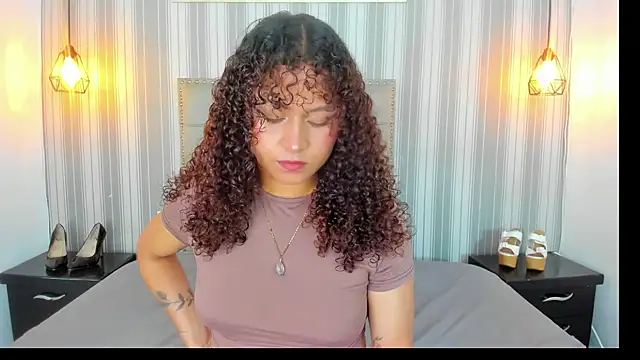 Sofiapassionne online show from June 21, 2:52 pm