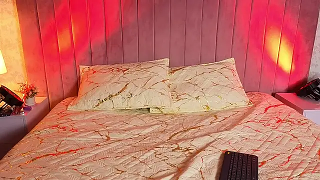 Snapshot of RobinBennett chatting on September 24, 1:58 pm RobinBennett online show from September 24, 1:58 pm