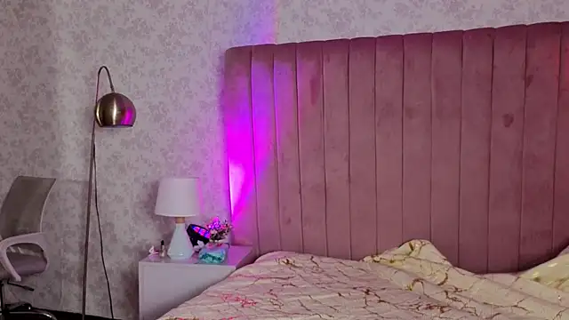 Snapshot of RobinBennett chatting on September 26, 1:04 pm RobinBennett online show from September 26, 1:04 pm