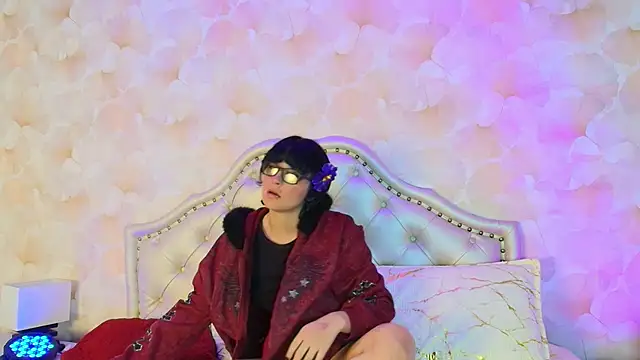 Snapshot of RobinBennett chatting on October 11, 3:50 am RobinBennett online show from October 11, 3:50 am