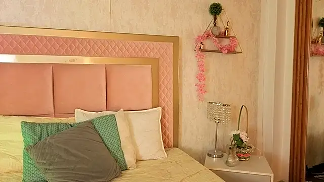 RobinBennett online show from February 7, 12:09 pm