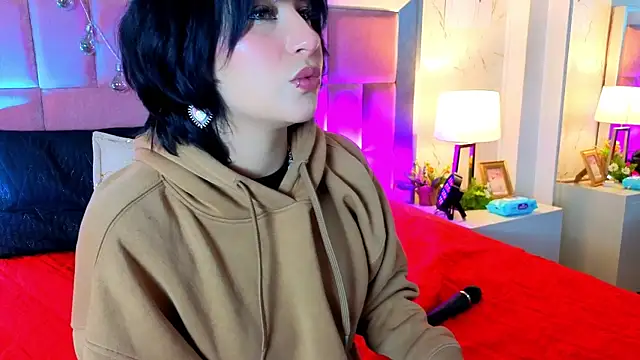 RobinBennett online show from May 18, 1:39 pm