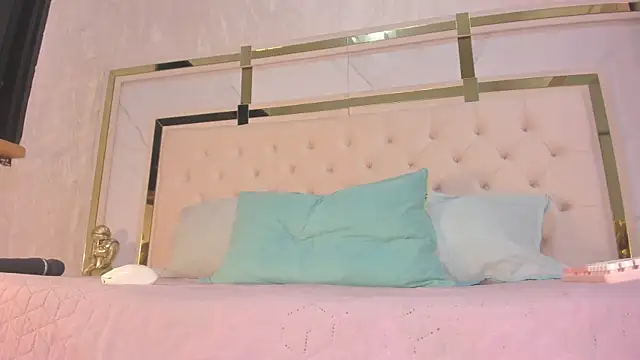 Cameron Hearts online show from December 14, 12:32 pm