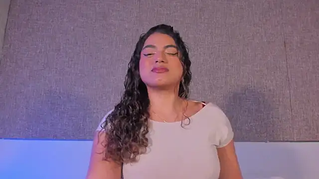 Salomeferreira  online show from October 14, 4:52 pm