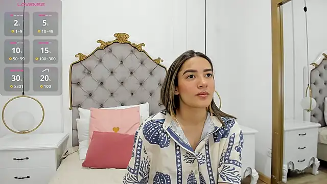 Skylerwhite02 online show from March 23, 3:32 am