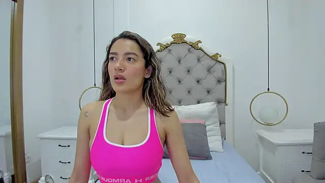 Skylerwhite02 online show from May 1, 3:44 am