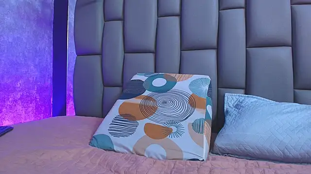 kissme luna online show from September 19, 7:03 pm