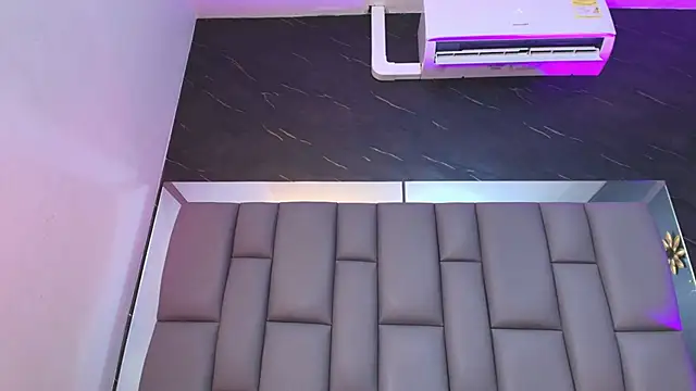 kissme luna online show from November 28, 7:05 pm