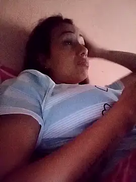 Snapshot of Mariam_Lopez__ chatting on February 19, 6:37 pm Mariam Lopez online show from February 19, 6:37 pm