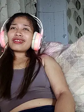 Snapshot of Sweet_Asian25 chatting on December 3, 11:52 am Sweet Asian25 online show from December 3, 11:52 am