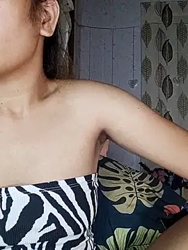 Snapshot of Sweet_Asian25 chatting on January 31, 10:19 pm Sweet Asian25 online show from January 31, 10:19 pm