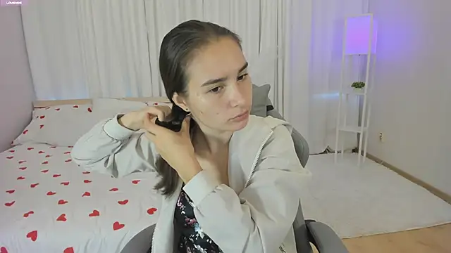 SeraphineClark online show from October 1, 2:17 am