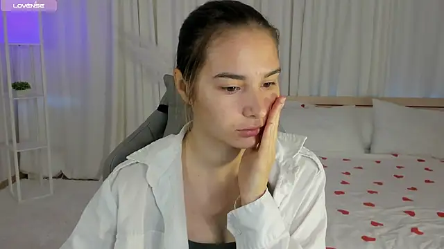 SeraphineClark online show from October 6, 2:31 am