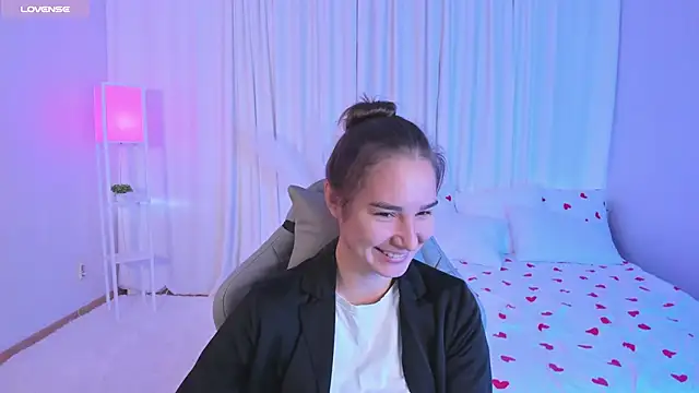 SeraphineClark online show from October 18, 2:47 am