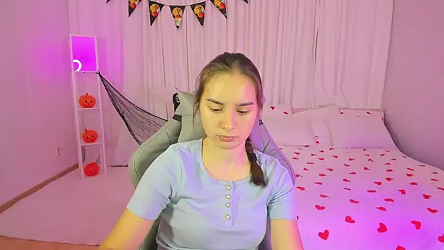 SeraphineClark online show from October 27, 2:37 am