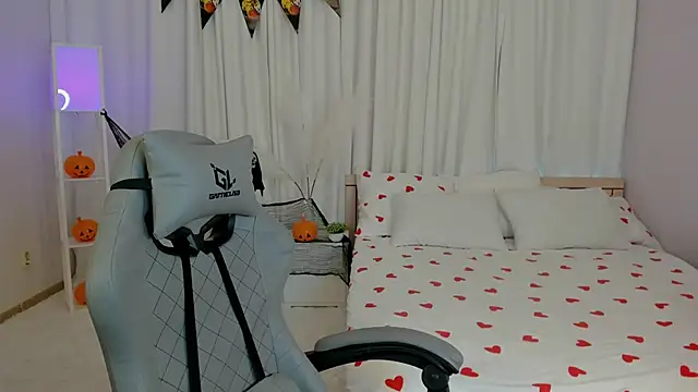 SeraphineClark online show from November 1, 3:19 am