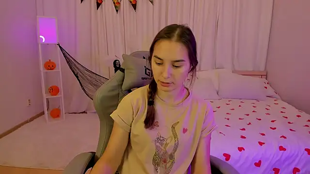 SeraphineClark online show from November 3, 9:10 am