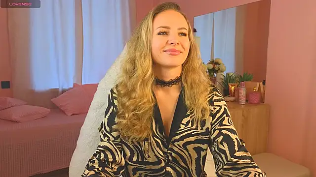 Hloya Mei online show from September 19, 3:08 am