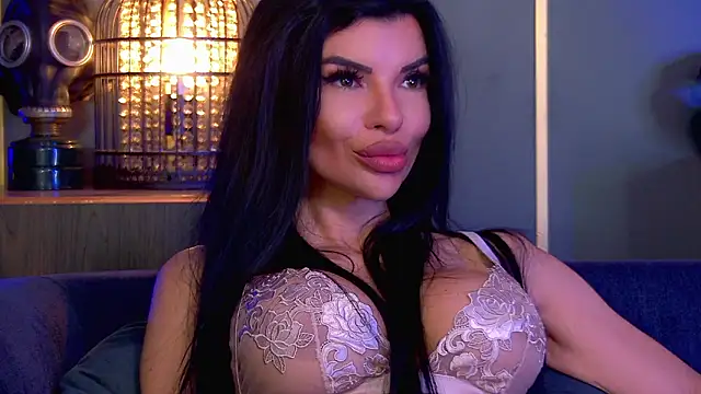 Snapshot of EleniaDevons chatting on February 6, 5:05 pm EleniaDevons online show from February 6, 5:05 pm