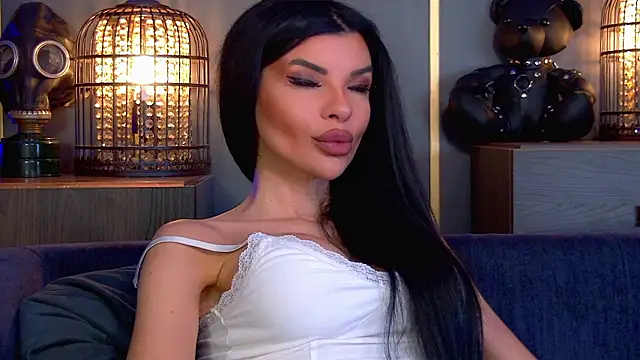 Snapshot of EleniaDevons chatting on February 14, 11:18 am EleniaDevons online show from February 14, 11:18 am