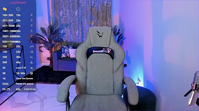 FlexyFox online show from December 18, 10:21 am